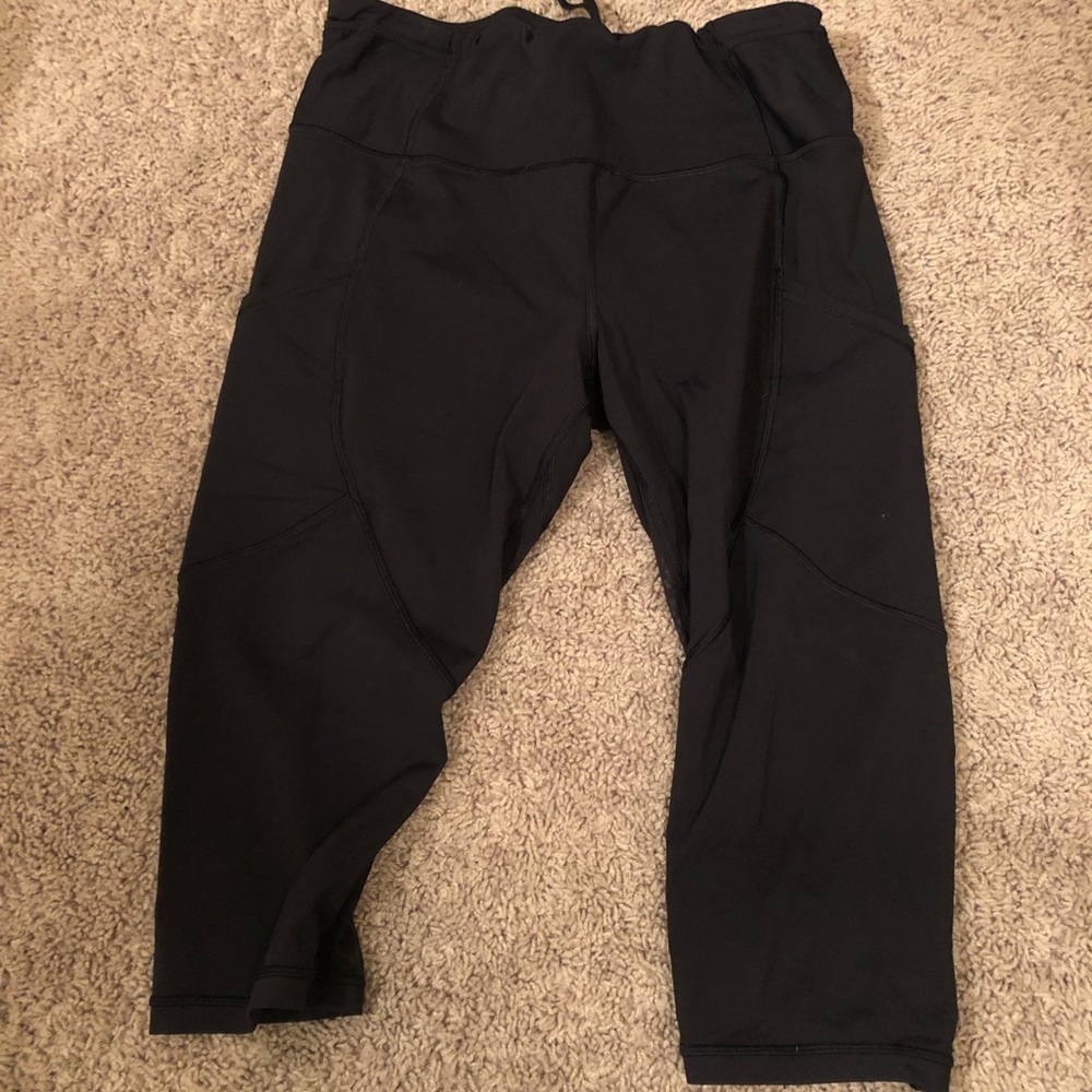 Lululemon plain black crop leggings